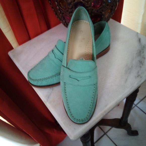 💥💕 LIKE NEW COLE HAAN,  SUPER COMFORTABLE CLASSIC LOAFERS - Picture 9 of 10
